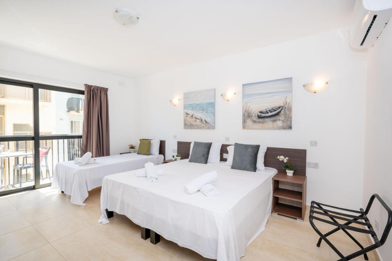 Islet Promenade Seafront 1 Bedroom Apartment With Sea View Balcony By Getawaysmalta Bahía de San Pablo Exterior foto